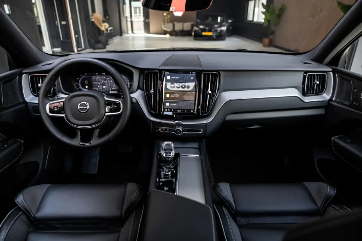 T8 Plus Black Edition AWD | H&K | 360 Cam | Pano |