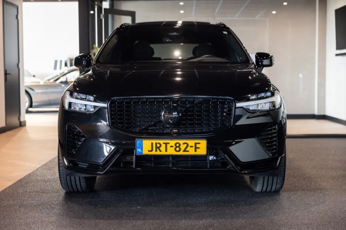 T8 Plus Black Edition AWD | H&K | 360 Cam | Pano |