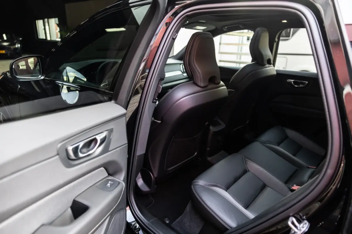T8 Plus Black Edition AWD | H&K | 360 Cam | Pano |