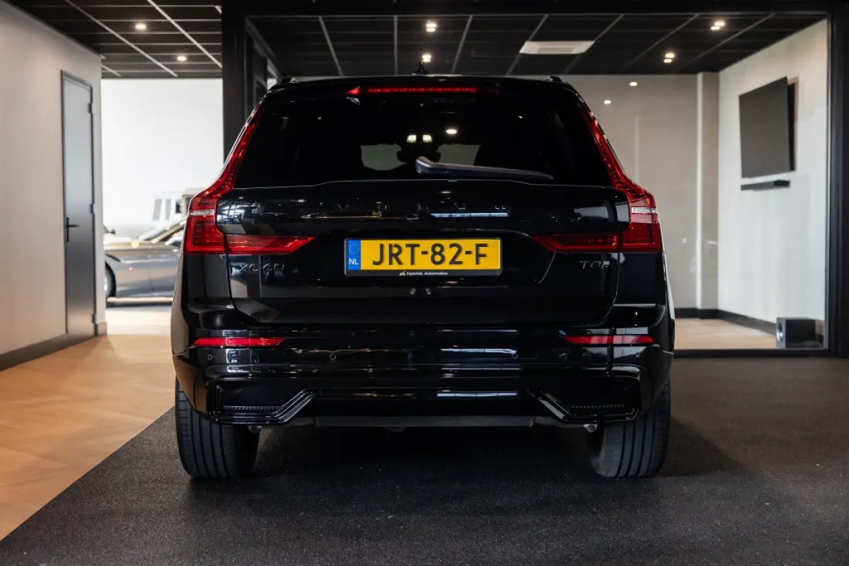 T8 Plus Black Edition AWD | H&K | 360 Cam | Pano |