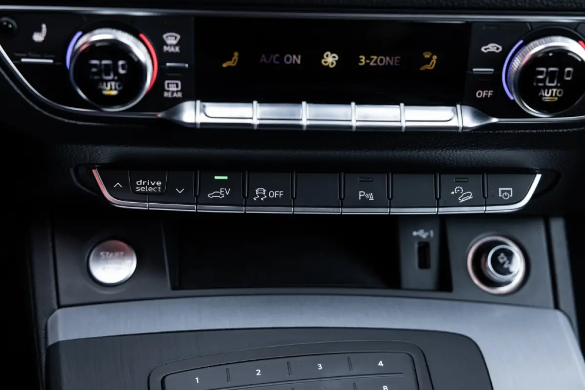 55 TFSI PHEV S Line | Quattro | Camera | Stoelverwarming |