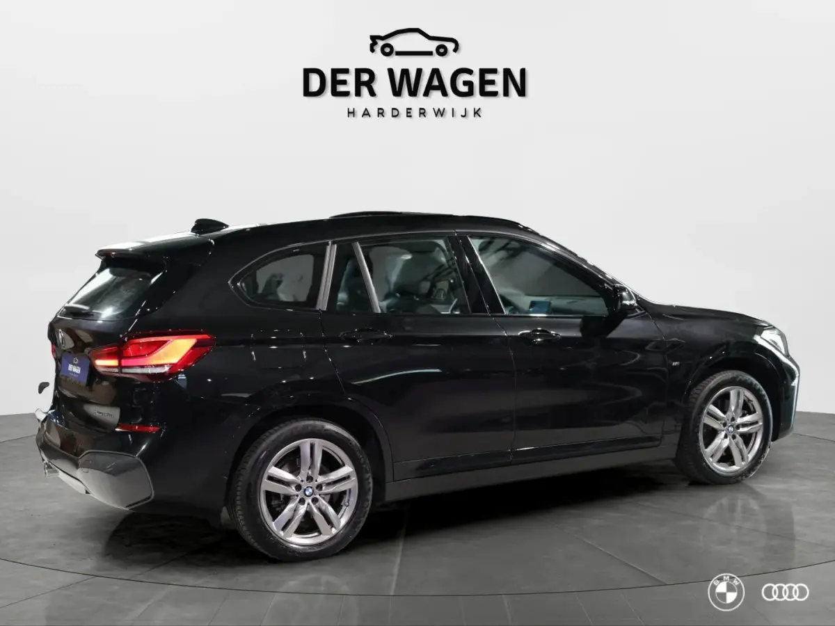 xDr25e M SPORT / PANODAK / CAMERA / STOELVW. / 18"