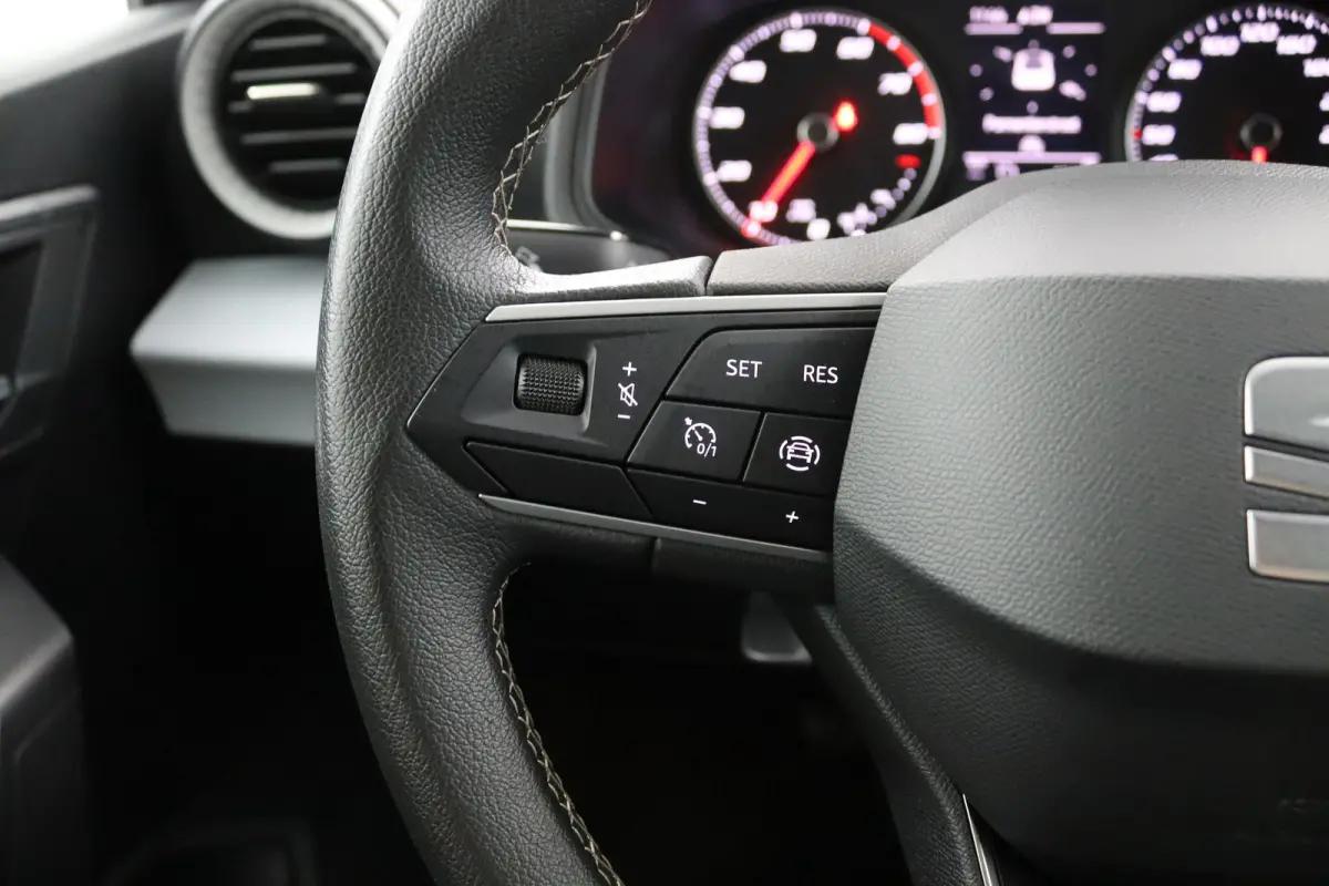 1.0 TSI Style | Navigatie | Climate Control | CarPlay/Android Auto | LED Koplampen | Parkeersensoren | Lichtmetalen Velgen