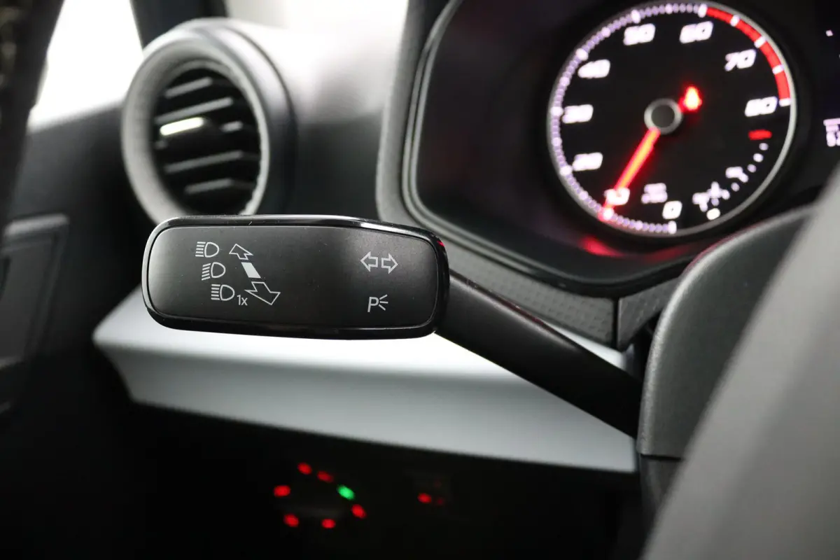 1.0 TSI Style | Navigatie | Climate Control | CarPlay/Android Auto | LED Koplampen | Parkeersensoren | Lichtmetalen Velgen