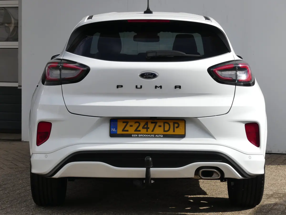 1.0 EcoBoost ST-Line | TREKHAAK | CAMERA | STUUR+STOEL+VOORRUITVERWARMING | PARKEERSENSOREN V+A | APPLE CARPLAY / ANDRIOD AUTO | NAVI | LMV 17" | KEYLESS |