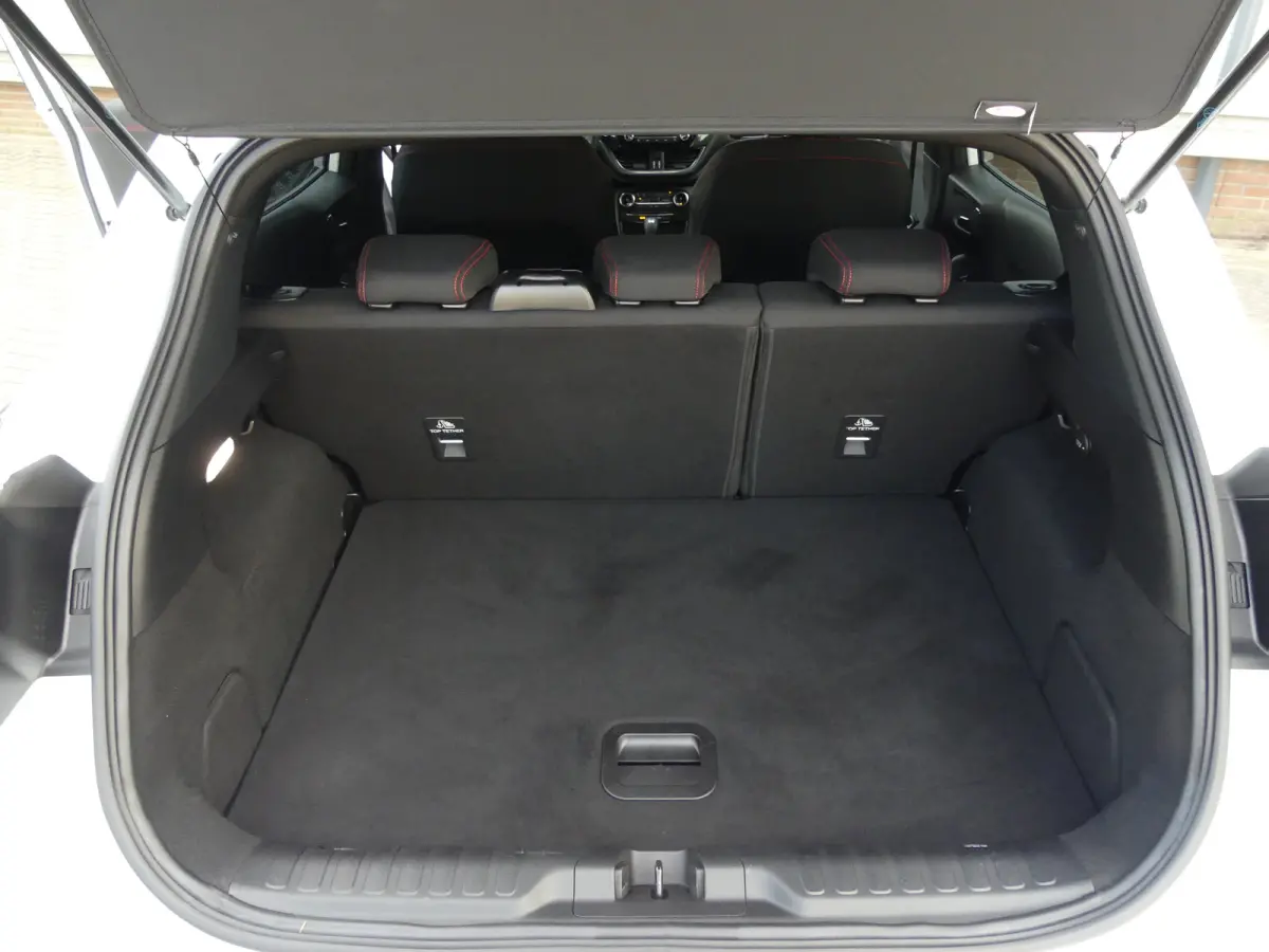 1.0 EcoBoost ST-Line | TREKHAAK | CAMERA | STUUR+STOEL+VOORRUITVERWARMING | PARKEERSENSOREN V+A | APPLE CARPLAY / ANDRIOD AUTO | NAVI | LMV 17" | KEYLESS |