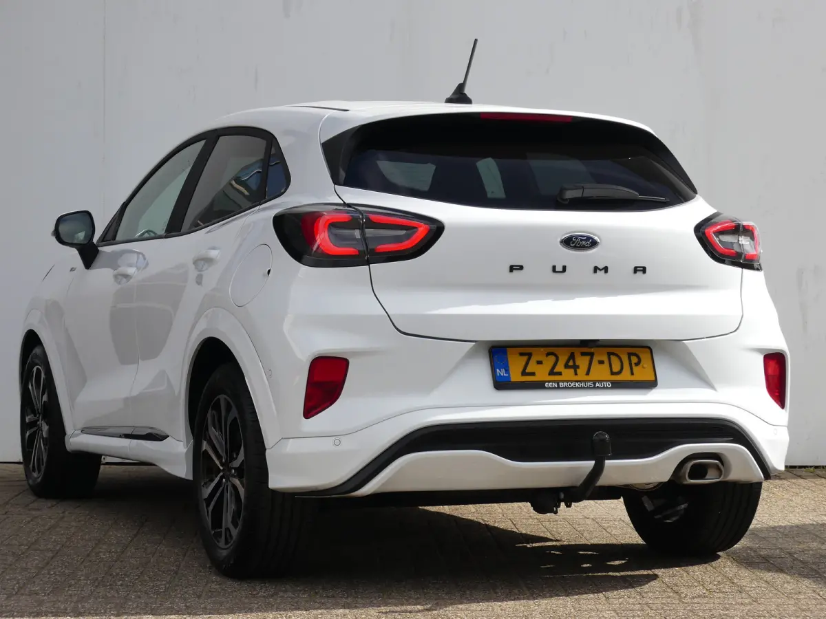 1.0 EcoBoost ST-Line | TREKHAAK | CAMERA | STUUR+STOEL+VOORRUITVERWARMING | PARKEERSENSOREN V+A | APPLE CARPLAY / ANDRIOD AUTO | NAVI | LMV 17" | KEYLESS |