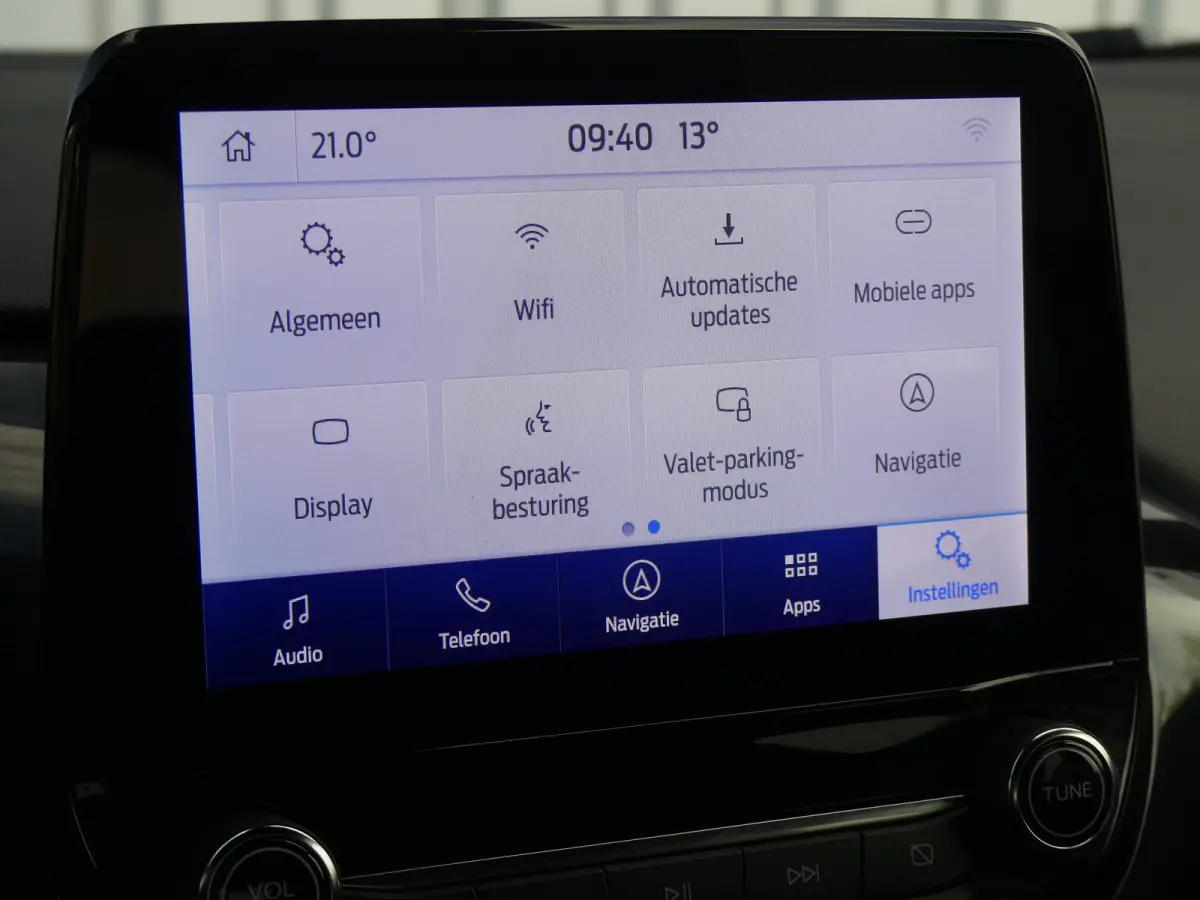 1.0 EcoBoost ST-Line | TREKHAAK | CAMERA | STUUR+STOEL+VOORRUITVERWARMING | PARKEERSENSOREN V+A | APPLE CARPLAY / ANDRIOD AUTO | NAVI | LMV 17" | KEYLESS |