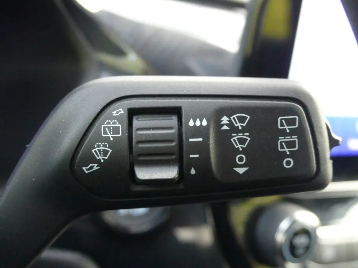 1.0 EcoBoost ST-Line | TREKHAAK | CAMERA | STUUR+STOEL+VOORRUITVERWARMING | PARKEERSENSOREN V+A | APPLE CARPLAY / ANDRIOD AUTO | NAVI | LMV 17" | KEYLESS |