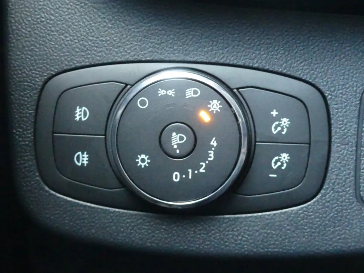 1.0 EcoBoost ST-Line | TREKHAAK | CAMERA | STUUR+STOEL+VOORRUITVERWARMING | PARKEERSENSOREN V+A | APPLE CARPLAY / ANDRIOD AUTO | NAVI | LMV 17" | KEYLESS |