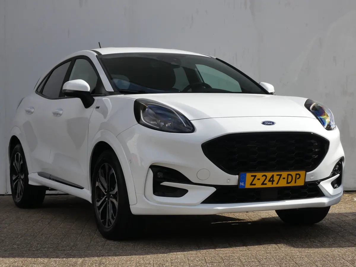 1.0 EcoBoost ST-Line | TREKHAAK | CAMERA | STUUR+STOEL+VOORRUITVERWARMING | PARKEERSENSOREN V+A | APPLE CARPLAY / ANDRIOD AUTO | NAVI | LMV 17" | KEYLESS |