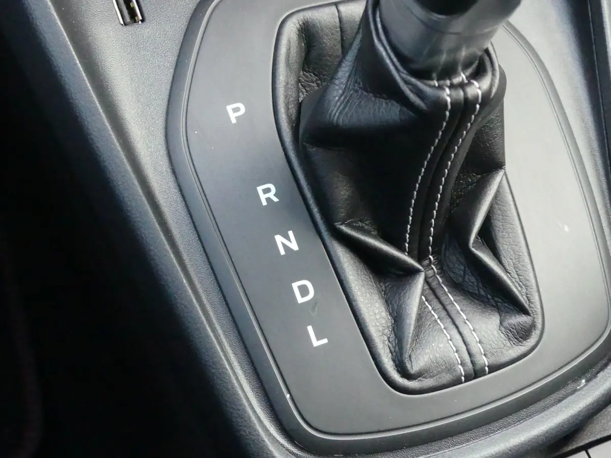 1.0 EcoBoost ST-Line | TREKHAAK | CAMERA | STUUR+STOEL+VOORRUITVERWARMING | PARKEERSENSOREN V+A | APPLE CARPLAY / ANDRIOD AUTO | NAVI | LMV 17" | KEYLESS |