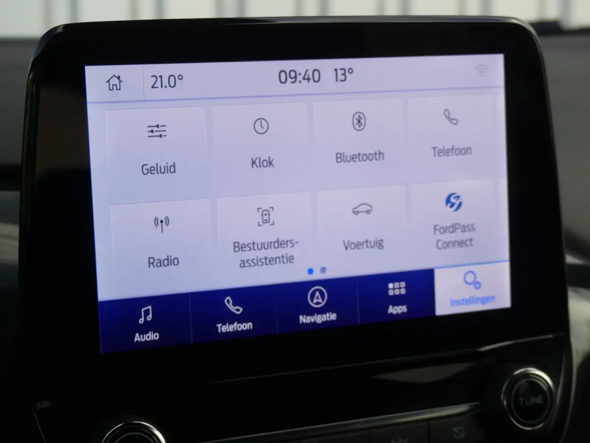 1.0 EcoBoost ST-Line | TREKHAAK | CAMERA | STUUR+STOEL+VOORRUITVERWARMING | PARKEERSENSOREN V+A | APPLE CARPLAY / ANDRIOD AUTO | NAVI | LMV 17" | KEYLESS |
