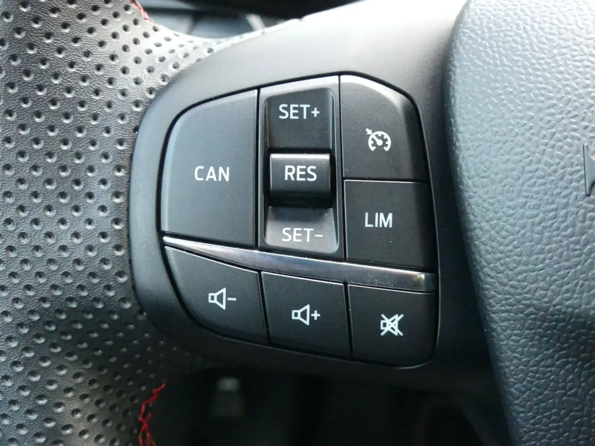 1.0 EcoBoost ST-Line | TREKHAAK | CAMERA | STUUR+STOEL+VOORRUITVERWARMING | PARKEERSENSOREN V+A | APPLE CARPLAY / ANDRIOD AUTO | NAVI | LMV 17" | KEYLESS |