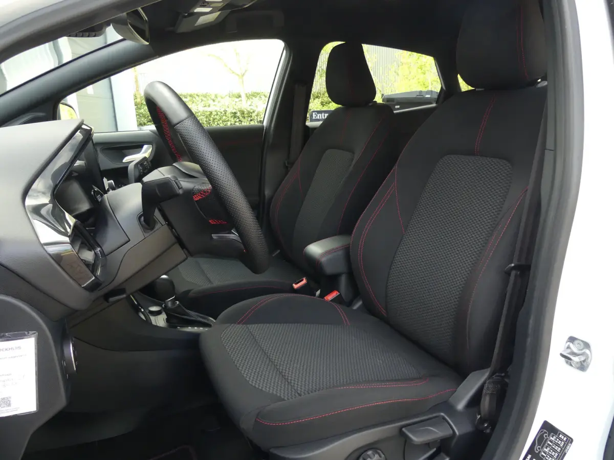 1.0 EcoBoost ST-Line | TREKHAAK | CAMERA | STUUR+STOEL+VOORRUITVERWARMING | PARKEERSENSOREN V+A | APPLE CARPLAY / ANDRIOD AUTO | NAVI | LMV 17" | KEYLESS |