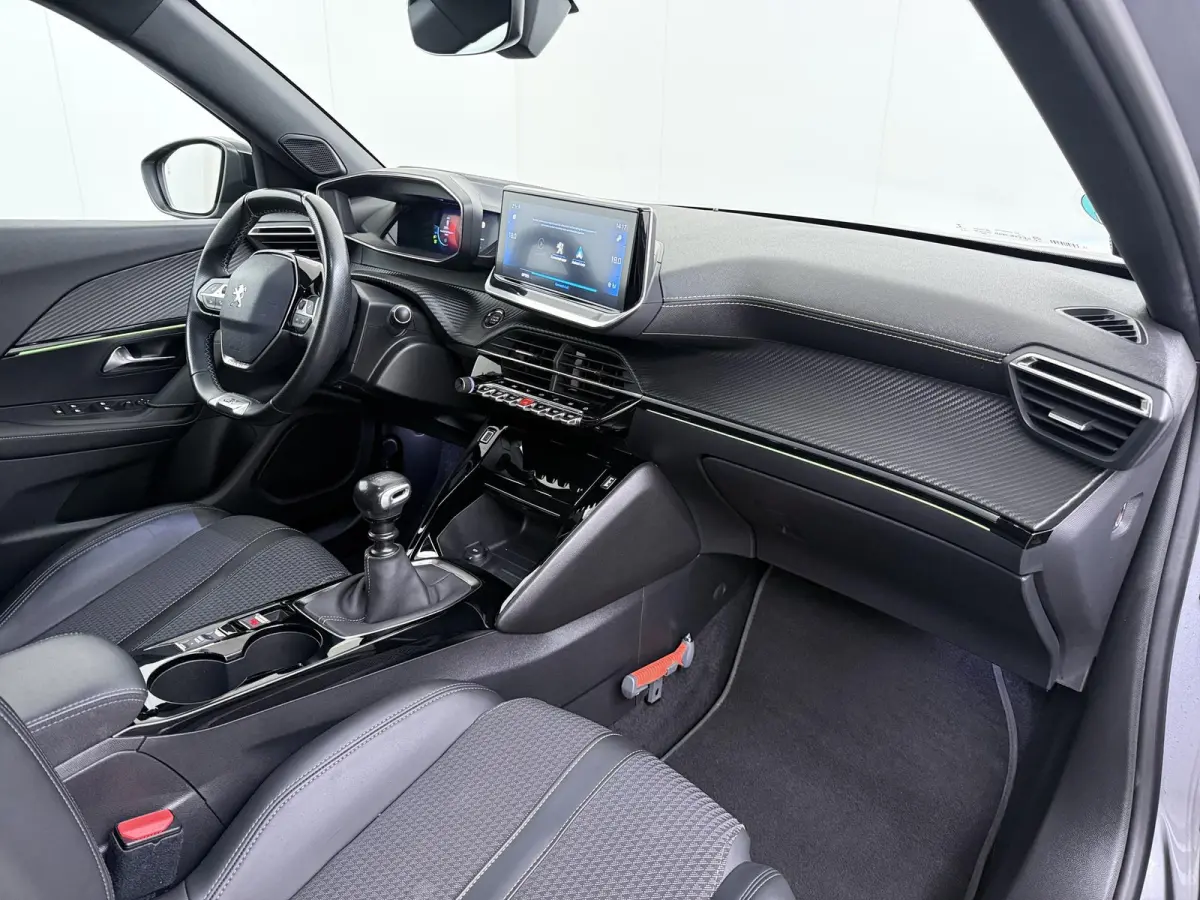 SUV GT-Line 130pk | Navigatie | Automatische airco | Camera achter | Parkeersensoren voor en achter | Cruise control | Full LED koplampen | Apple Carplay en Android auto | 1e eigenaar