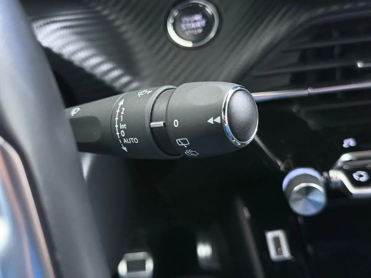 SUV GT-Line 130pk | Navigatie | Automatische airco | Camera achter | Parkeersensoren voor en achter | Cruise control | Full LED koplampen | Apple Carplay en Android auto | 1e eigenaar