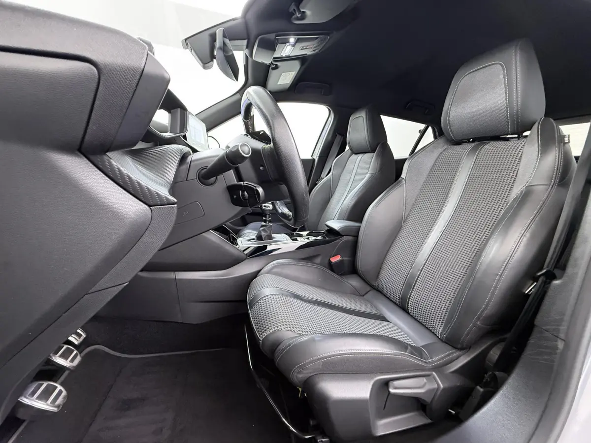 SUV GT-Line 130pk | Navigatie | Automatische airco | Camera achter | Parkeersensoren voor en achter | Cruise control | Full LED koplampen | Apple Carplay en Android auto | 1e eigenaar