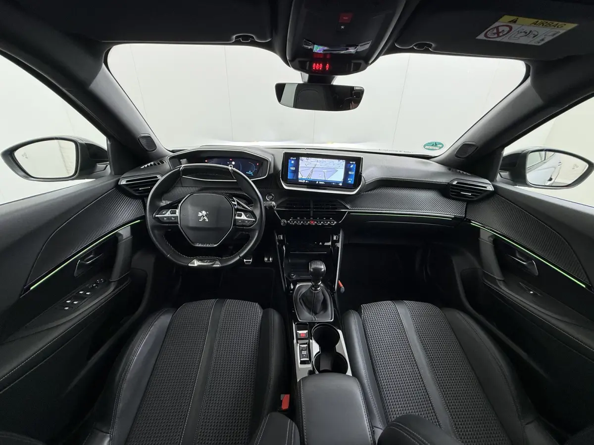 SUV GT-Line 130pk | Navigatie | Automatische airco | Camera achter | Parkeersensoren voor en achter | Cruise control | Full LED koplampen | Apple Carplay en Android auto | 1e eigenaar