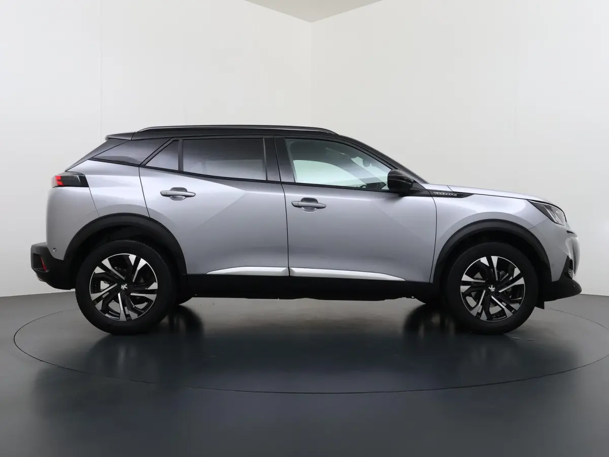 SUV GT-Line 130pk | Navigatie | Automatische airco | Camera achter | Parkeersensoren voor en achter | Cruise control | Full LED koplampen | Apple Carplay en Android auto | 1e eigenaar