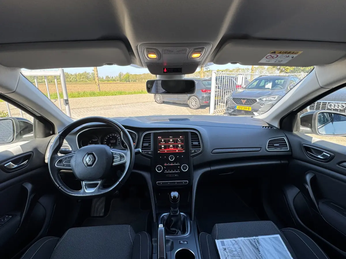 1.2 TCe Zen PDC / CRUISE / NAVI / STOELVERWARMING / ZWARTE LMV / ECC
