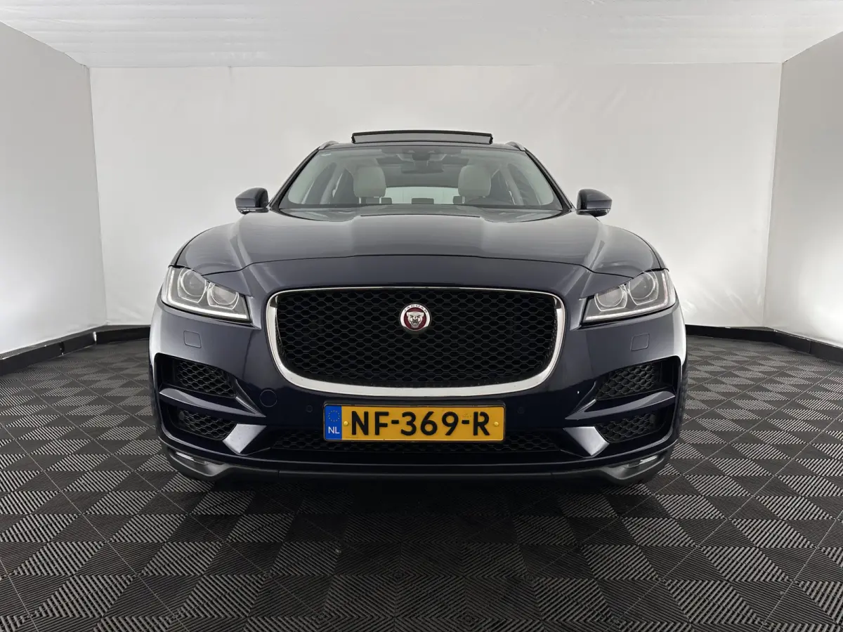 3.0 S AWD 30d Aut. *PANO | LEATHER | XENON | DIGI-COCKPIT | NAVI-FULLMAP | CAMERA | SHIFTPADDLES | ECC | AMBIENTLIGHT | LANE-ASSIST | HEATED-VENTILATED-COMFORTSEATS | PDC | CRUISE | 18''ALU