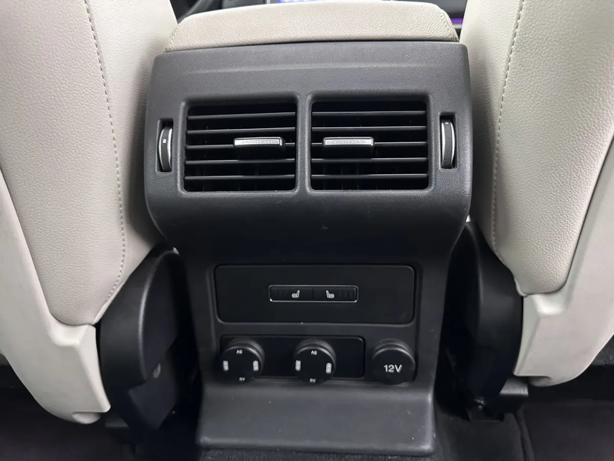 3.0 S AWD 30d Aut. *PANO | LEATHER | XENON | DIGI-COCKPIT | NAVI-FULLMAP | CAMERA | SHIFTPADDLES | ECC | AMBIENTLIGHT | LANE-ASSIST | HEATED-VENTILATED-COMFORTSEATS | PDC | CRUISE | 18''ALU
