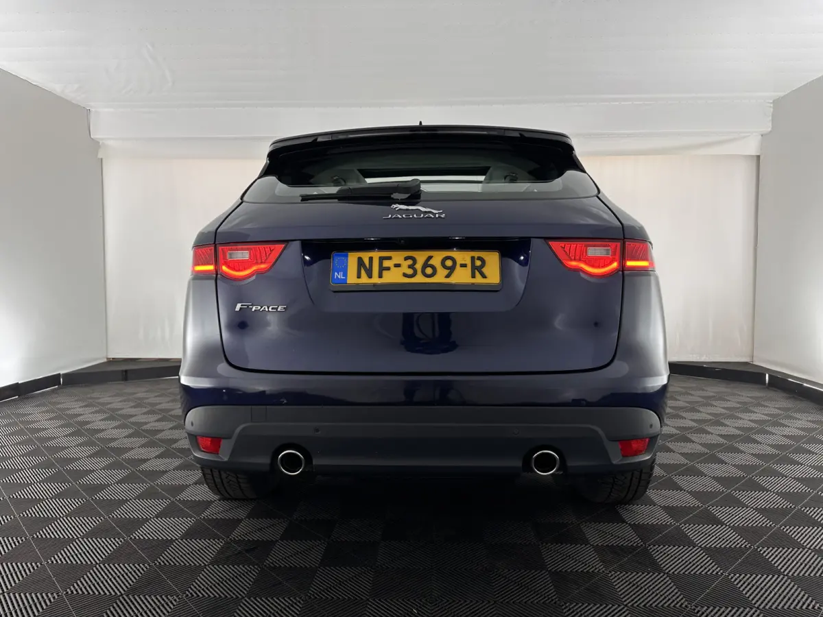 3.0 S AWD 30d Aut. *PANO | LEATHER | XENON | DIGI-COCKPIT | NAVI-FULLMAP | CAMERA | SHIFTPADDLES | ECC | AMBIENTLIGHT | LANE-ASSIST | HEATED-VENTILATED-COMFORTSEATS | PDC | CRUISE | 18''ALU