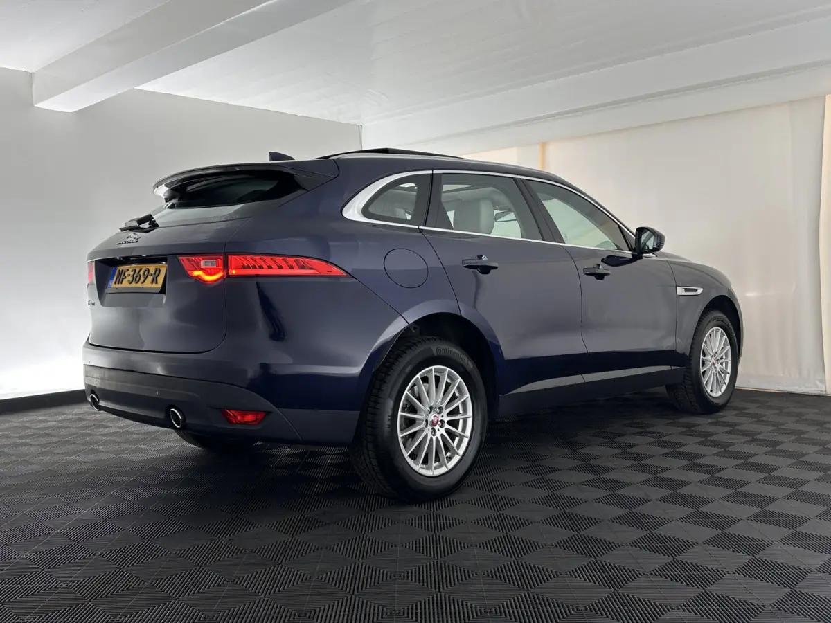 3.0 S AWD 30d Aut. *PANO | LEATHER | XENON | DIGI-COCKPIT | NAVI-FULLMAP | CAMERA | SHIFTPADDLES | ECC | AMBIENTLIGHT | LANE-ASSIST | HEATED-VENTILATED-COMFORTSEATS | PDC | CRUISE | 18''ALU
