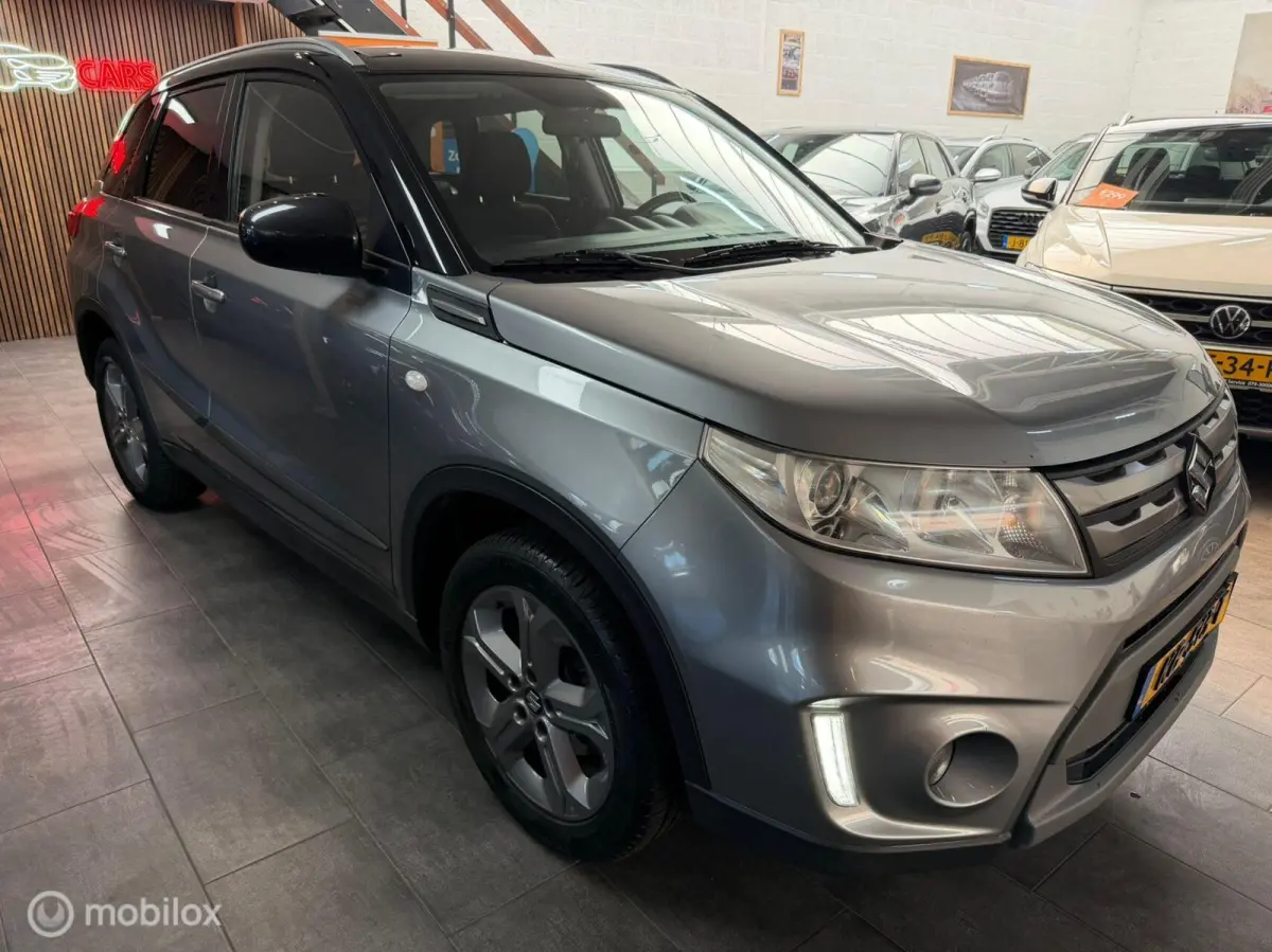 1.6 Exclusive/ Navigatie/ Camera / Nette staat