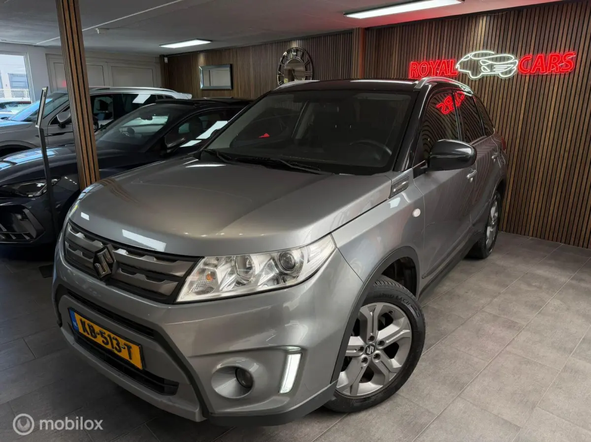 1.6 Exclusive/ Navigatie/ Camera / Nette staat