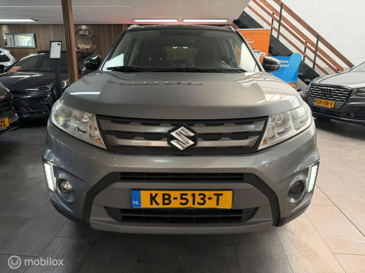 1.6 Exclusive/ Navigatie/ Camera / Nette staat