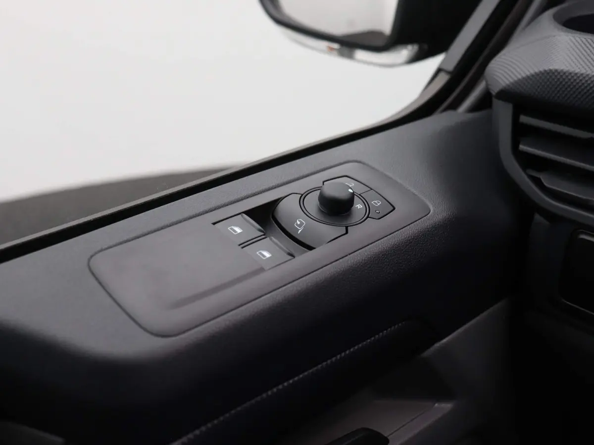 300 2.0 TDCI L2H1 Trend | Apple Carplay /Android auto | Achteruitrij camera | LED | Laadruimtebeschermingspakket | Passagiersairbag |