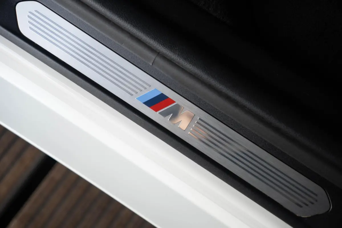 xDrive30e SoH 97% | High Executive M Sportpakket | Head-Up Display | HiFi Harman Kardon | Driving Assistant