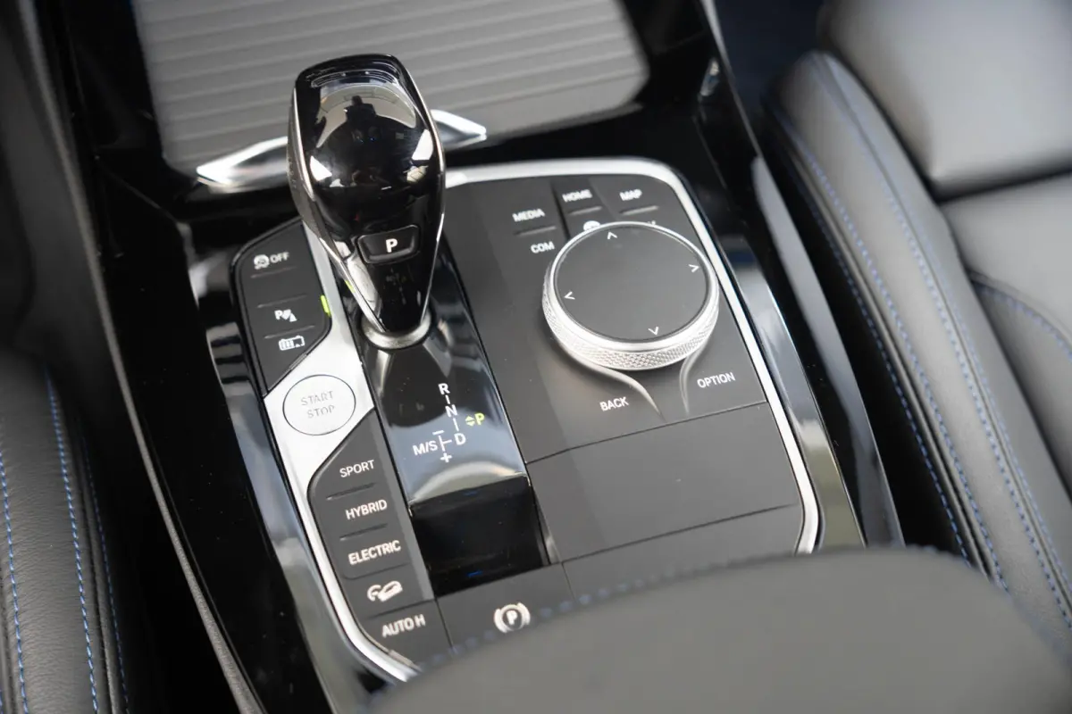 xDrive30e SoH 97% | High Executive M Sportpakket | Head-Up Display | HiFi Harman Kardon | Driving Assistant