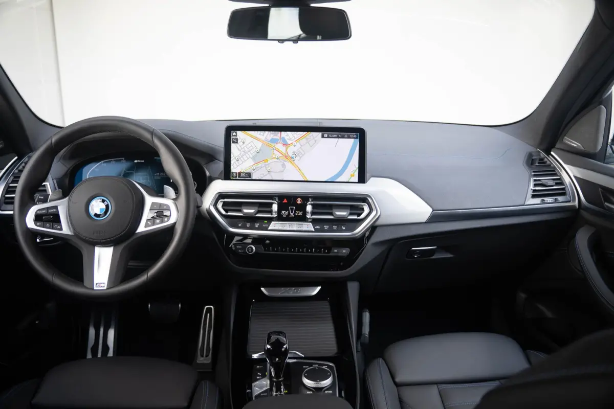 xDrive30e SoH 97% | High Executive M Sportpakket | Head-Up Display | HiFi Harman Kardon | Driving Assistant