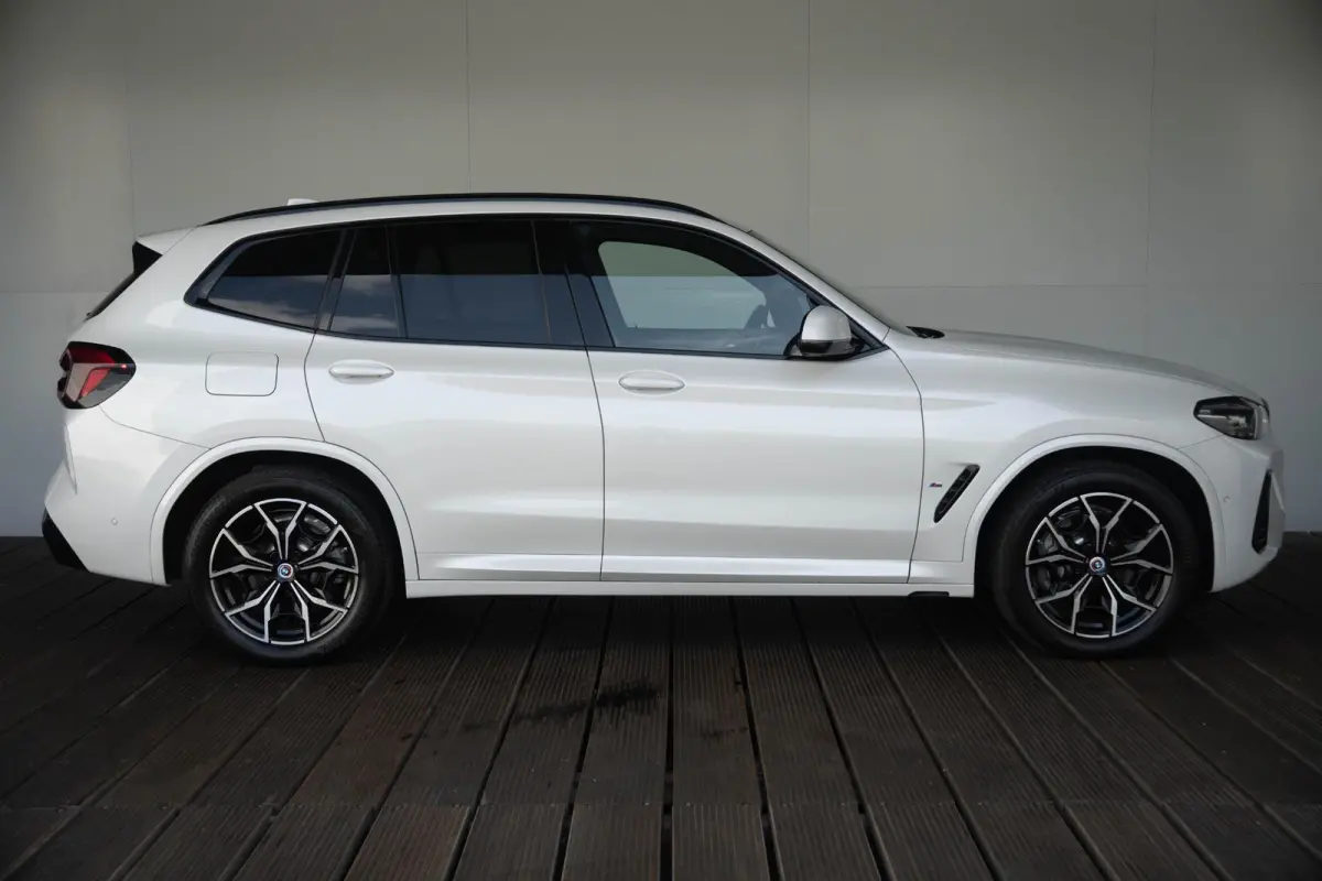 xDrive30e SoH 97% | High Executive M Sportpakket | Head-Up Display | HiFi Harman Kardon | Driving Assistant
