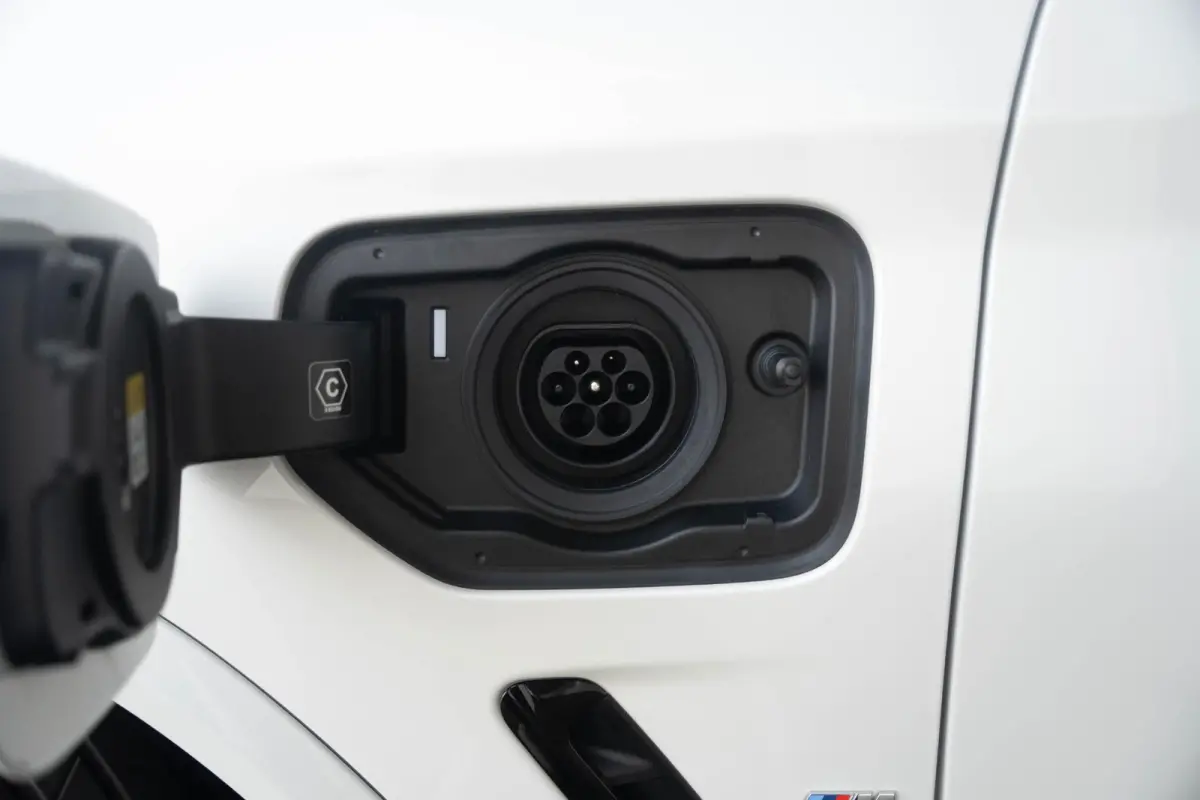 xDrive30e SoH 97% | High Executive M Sportpakket | Head-Up Display | HiFi Harman Kardon | Driving Assistant