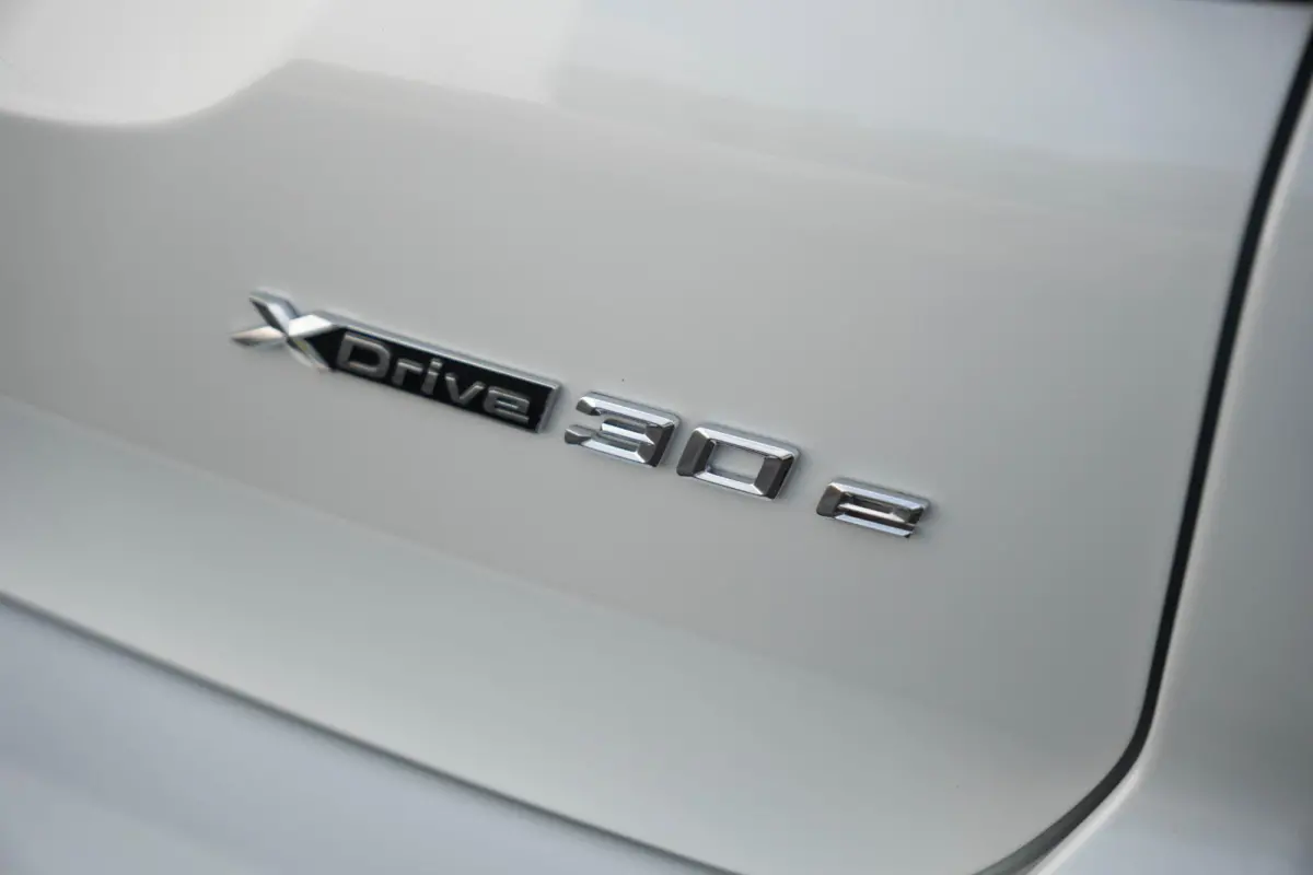 xDrive30e SoH 97% | High Executive M Sportpakket | Head-Up Display | HiFi Harman Kardon | Driving Assistant