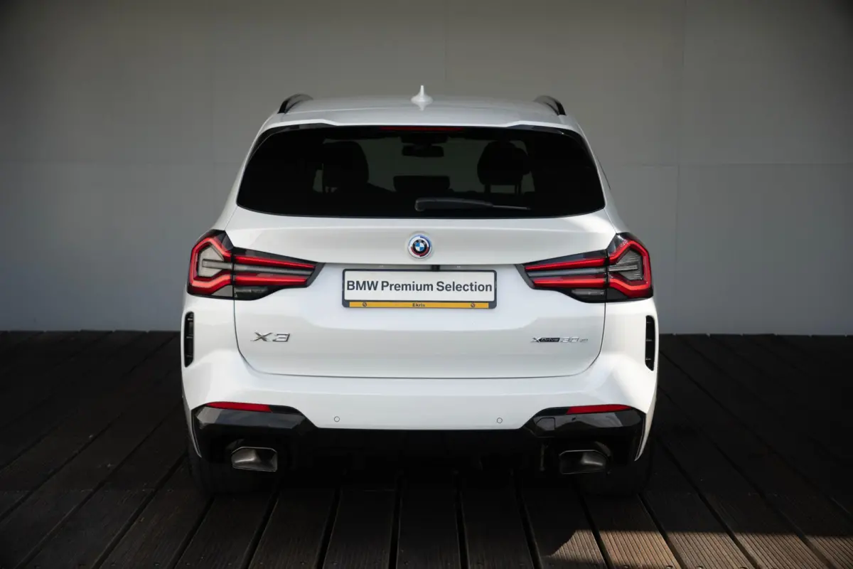 xDrive30e SoH 97% | High Executive M Sportpakket | Head-Up Display | HiFi Harman Kardon | Driving Assistant