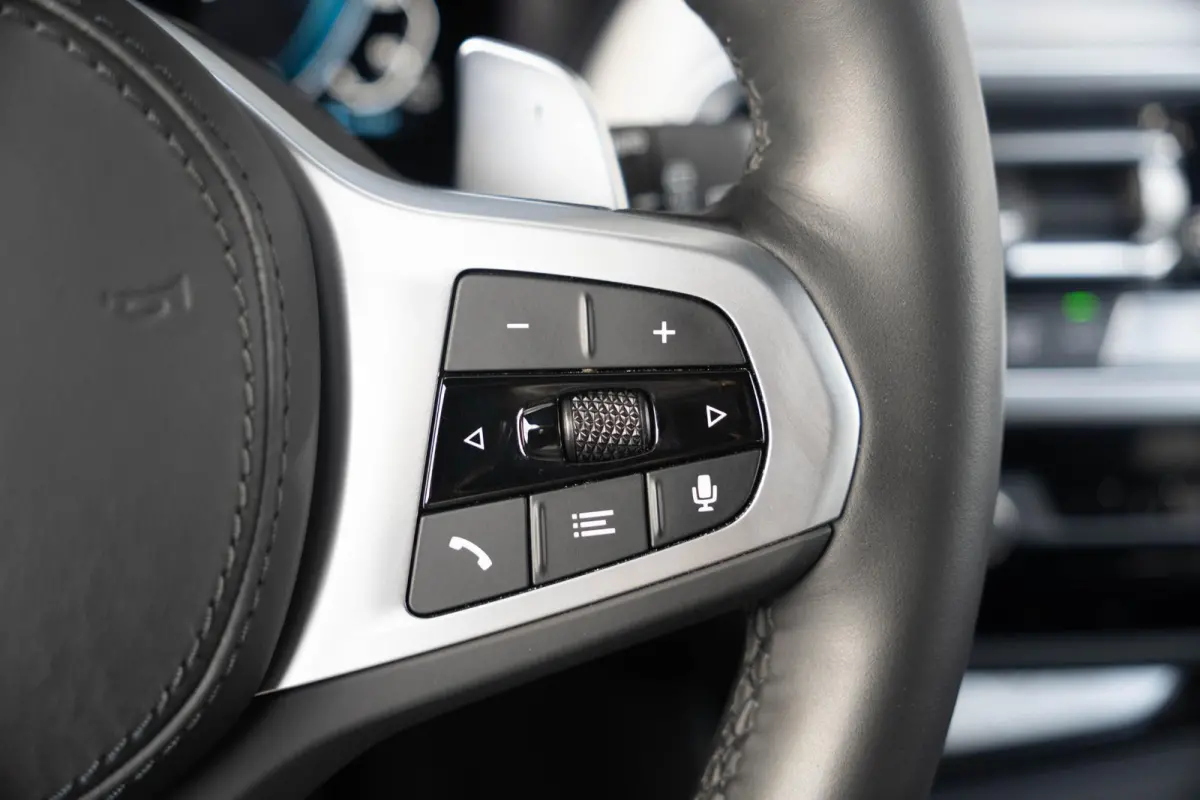 xDrive30e SoH 97% | High Executive M Sportpakket | Head-Up Display | HiFi Harman Kardon | Driving Assistant