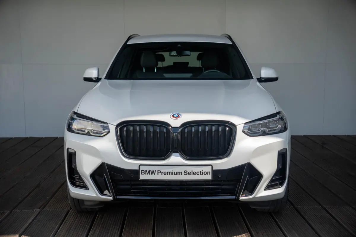 xDrive30e SoH 97% | High Executive M Sportpakket | Head-Up Display | HiFi Harman Kardon | Driving Assistant