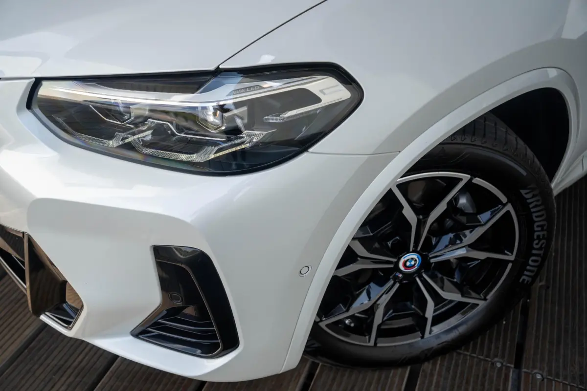 xDrive30e SoH 97% | High Executive M Sportpakket | Head-Up Display | HiFi Harman Kardon | Driving Assistant