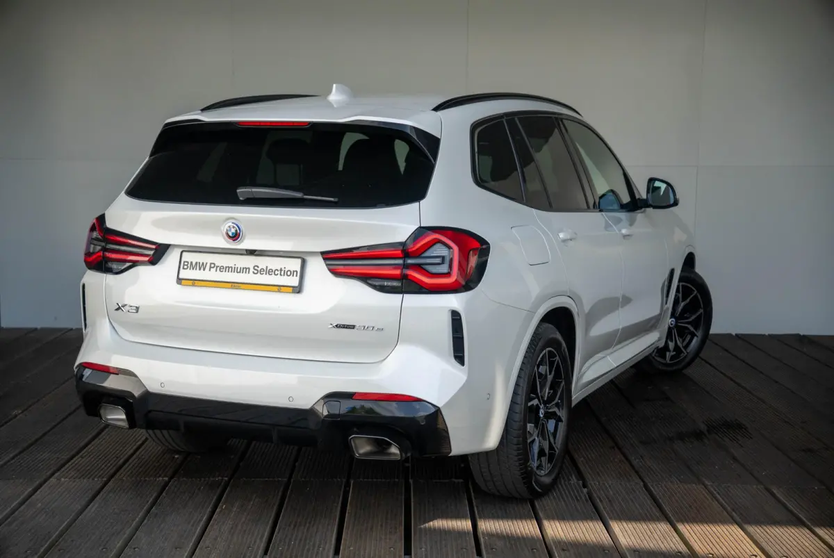 xDrive30e SoH 97% | High Executive M Sportpakket | Head-Up Display | HiFi Harman Kardon | Driving Assistant