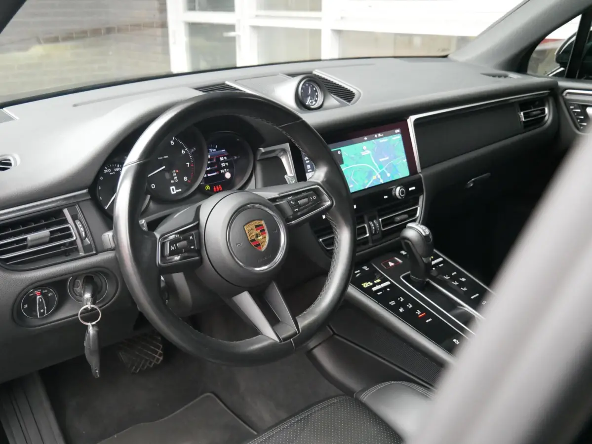 2.0 FACELIFT| PANO| TREKHAAK| 21LM| Sport Chrono