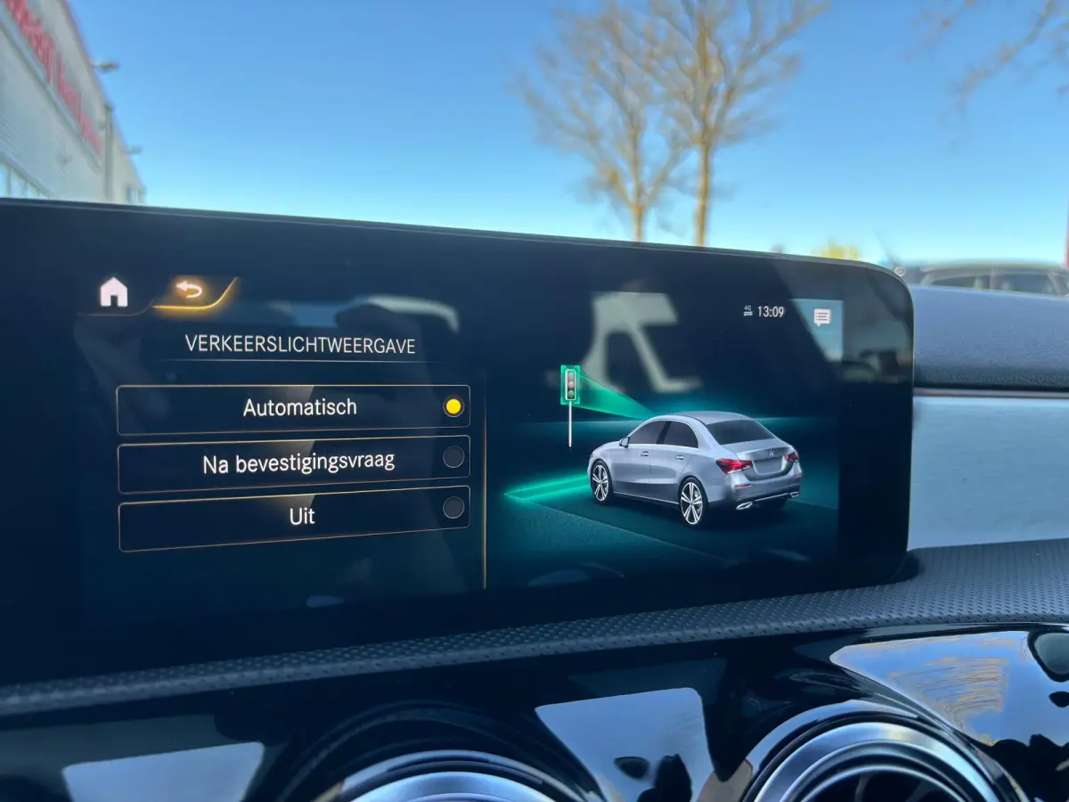 250 e Business Solution AMG Limited | Pano | Sfeerverlichting | Memory Stoelen | Traffic Camera