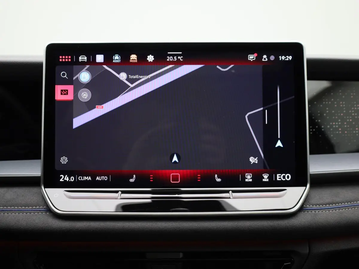 1.5 eHybrid R-Line Edition 204 PK| Origineel Nederlands | 1e Eigenaar | Panoramadak | Navigatie | Stoelverwarming | Stuurwielverwarming | Achteruitrijcamera