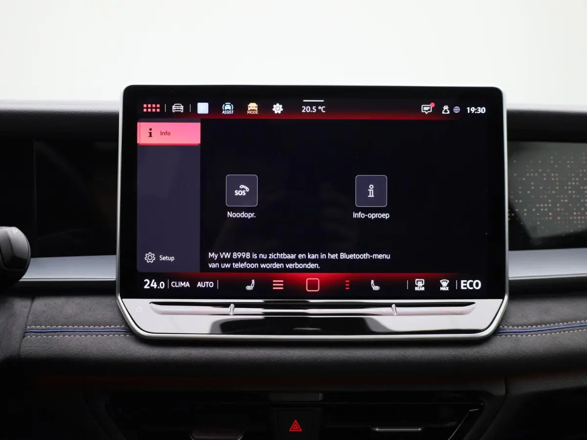 1.5 eHybrid R-Line Edition 204 PK| Origineel Nederlands | 1e Eigenaar | Panoramadak | Navigatie | Stoelverwarming | Stuurwielverwarming | Achteruitrijcamera