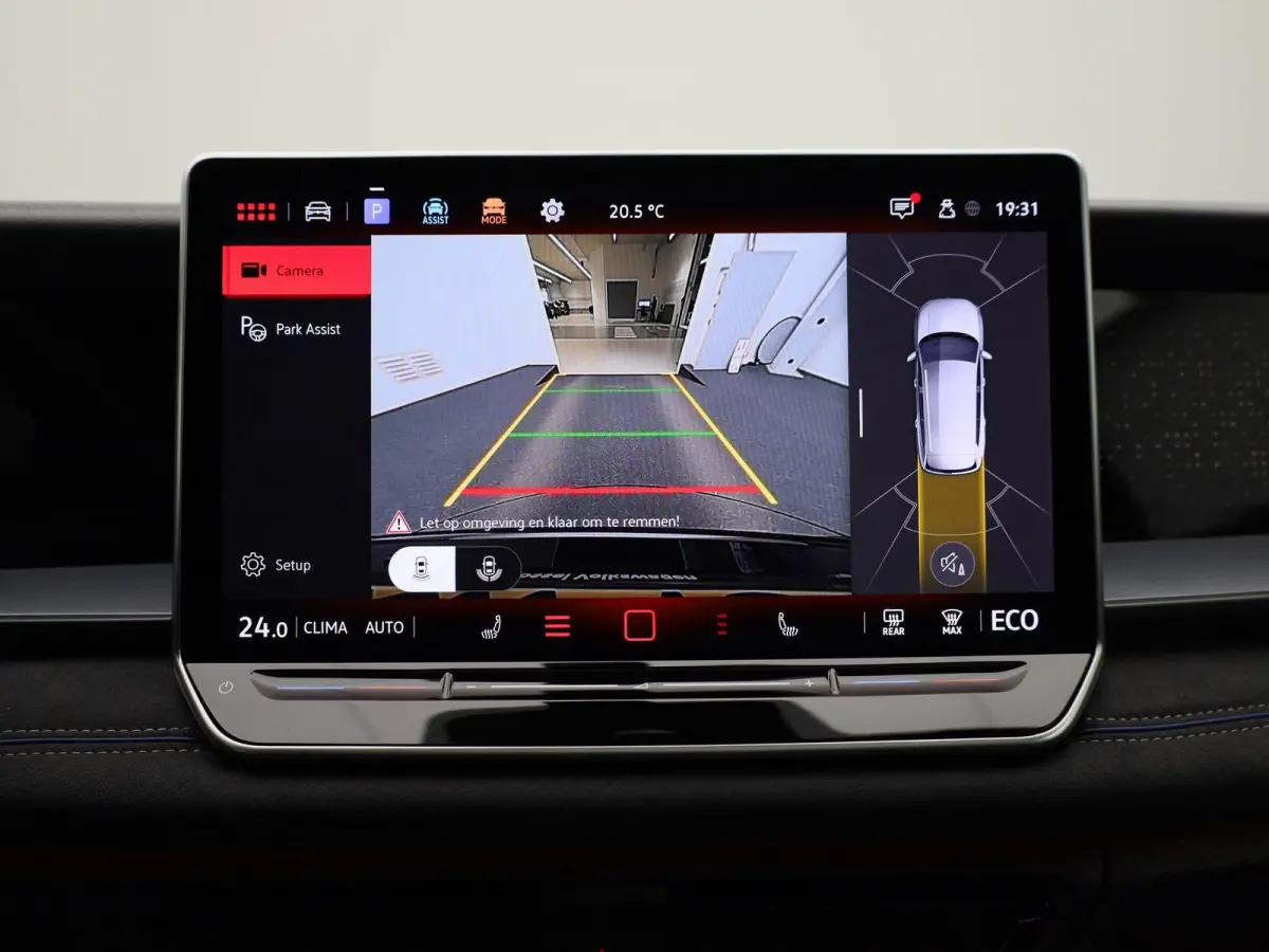 1.5 eHybrid R-Line Edition 204 PK| Origineel Nederlands | 1e Eigenaar | Panoramadak | Navigatie | Stoelverwarming | Stuurwielverwarming | Achteruitrijcamera