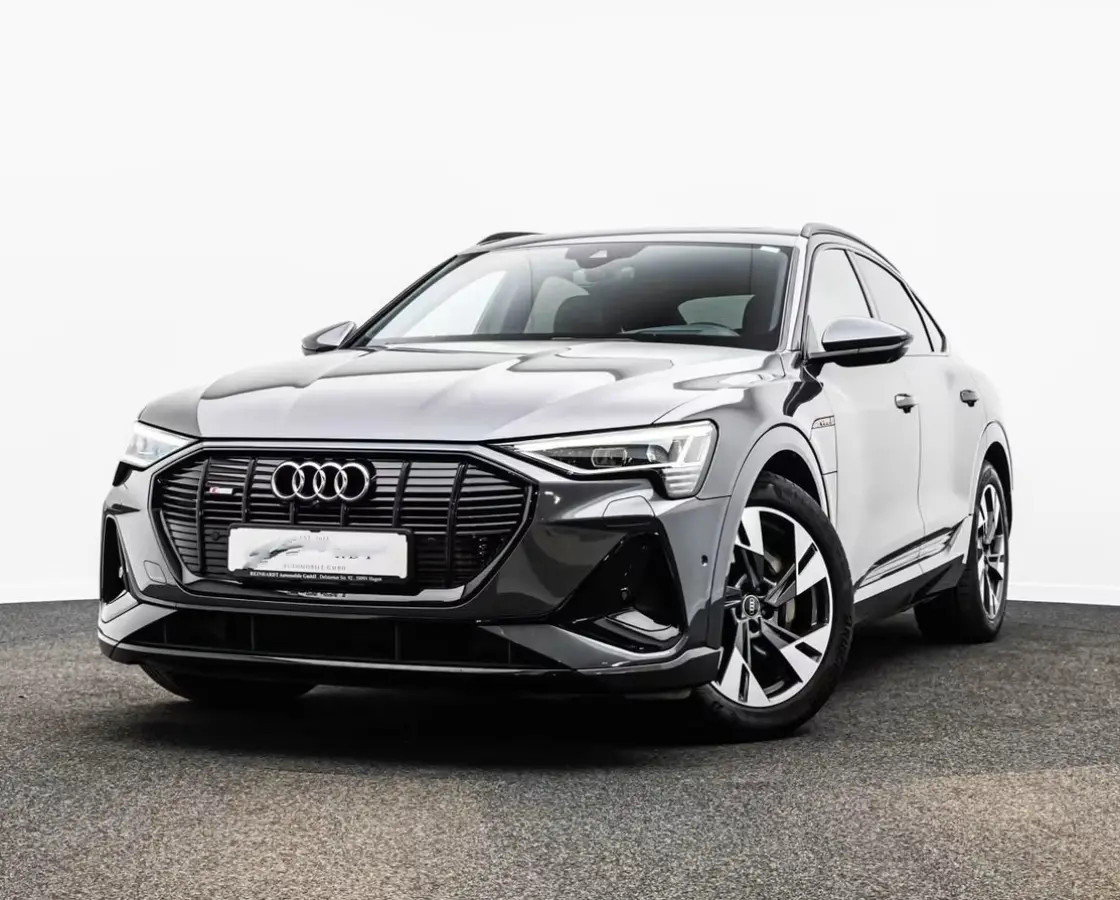 55 Quattro S-LINE 95 kWh (300kW/408pk) ** S-LINE, LEDER, ACC, HuD, PANORAMA, 20-inch LMV, ** 1e EIG - UNFALLFREI ** ** INFORMEER OOK NAAR ONZE AANTREKKELIJKE FINANCIAL-LEASE TARIEVEN **